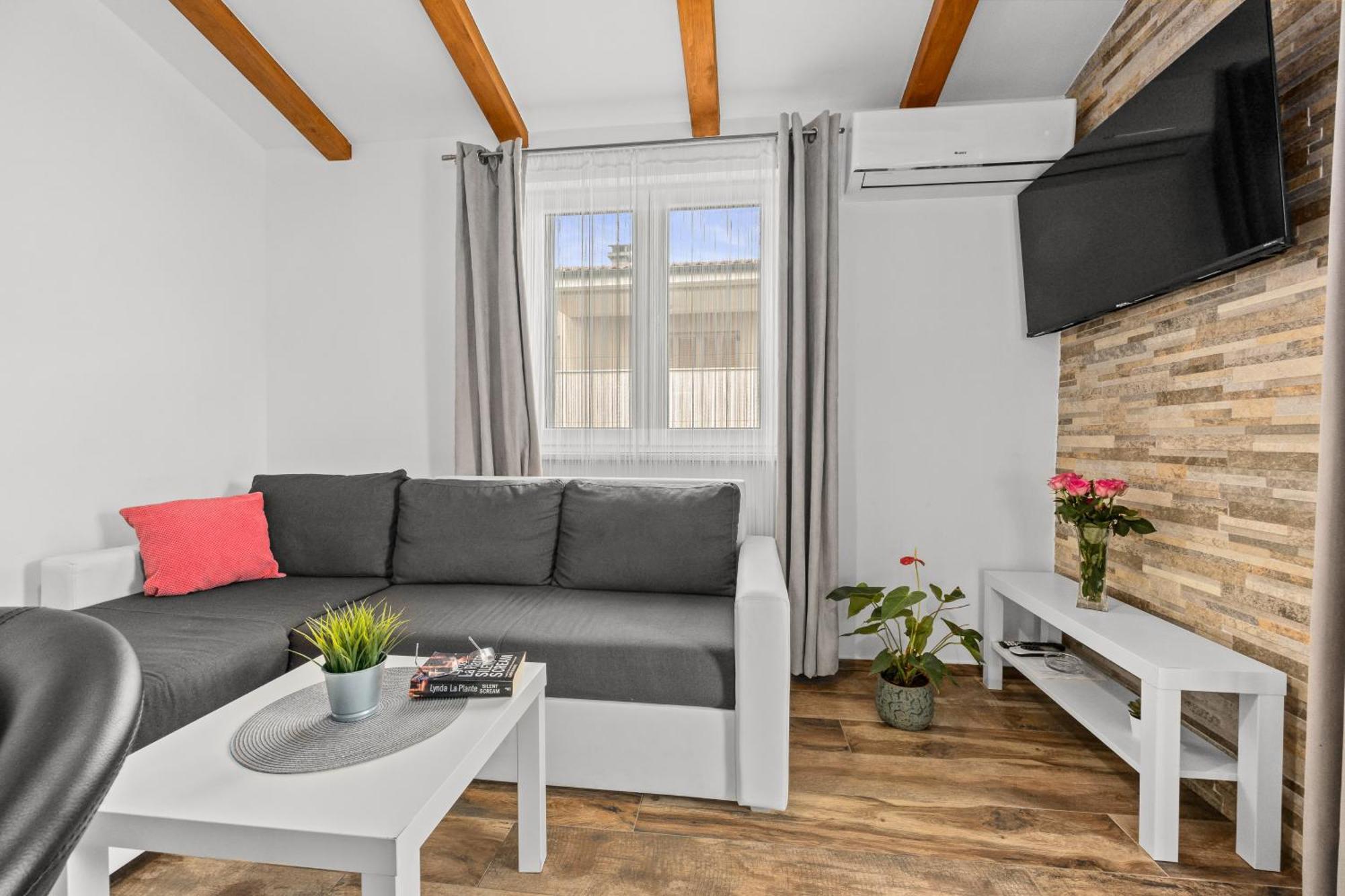 Apartments Gajic Fazana Bagian luar foto