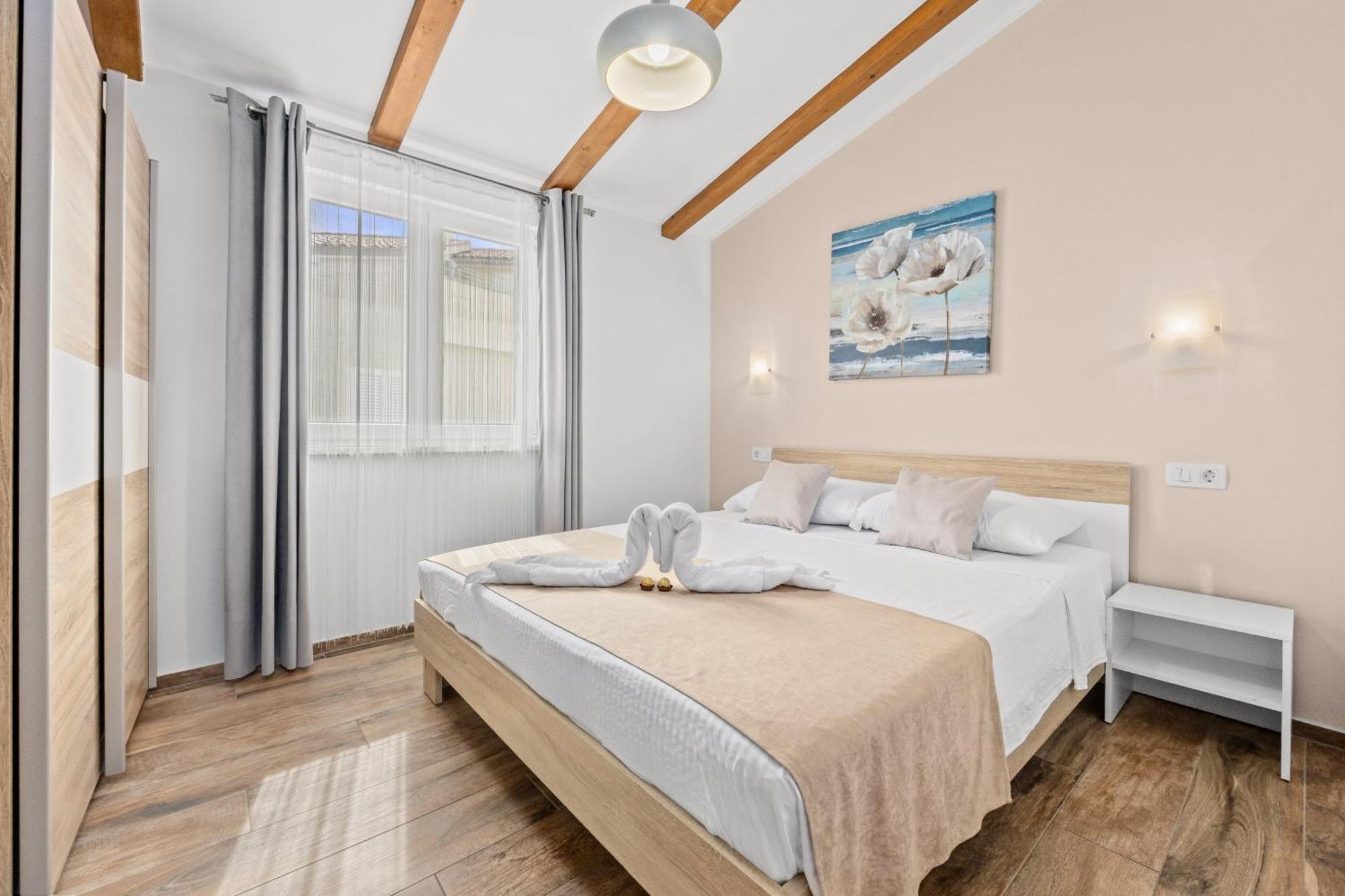 Apartments Gajic Fazana Bagian luar foto